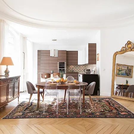 Private Apartment - Maubourg - Eiffel Tower Apartment