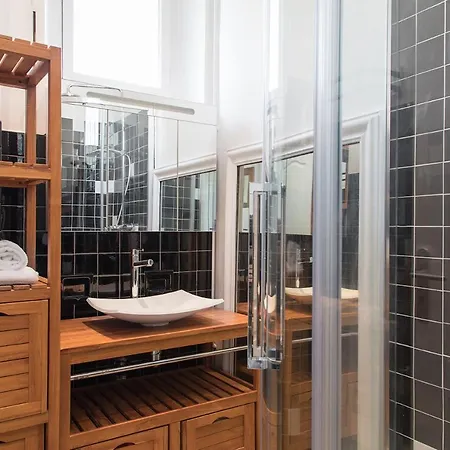 Private Apartment - Maubourg - Eiffel Tower