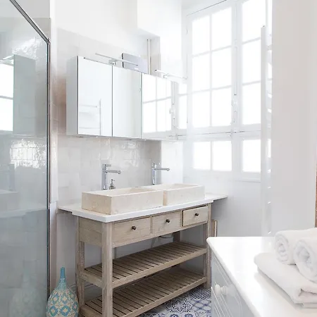 Private Apartment - Maubourg - Eiffel Tower Apartment