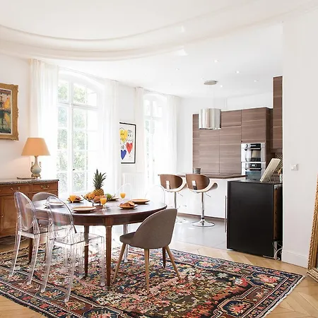Private Apartment - Maubourg - Eiffel Tower Apartment